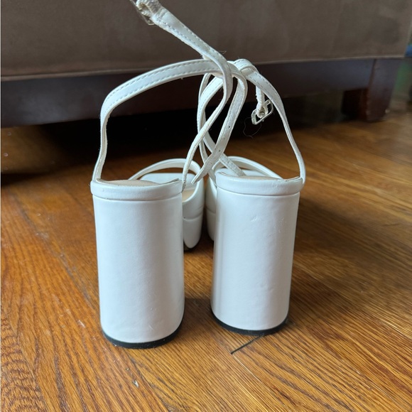 Modatope (Amazon) white platform heels - Picture 3 of 8